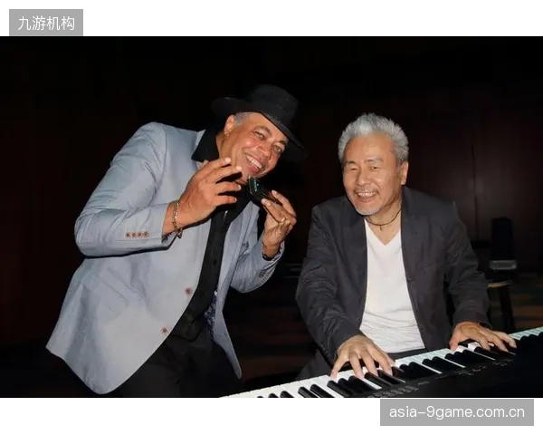 杰西·马什将携其标志性高位压迫体系亮相，欲借多伦多主场之利限制哲科的支点作用。